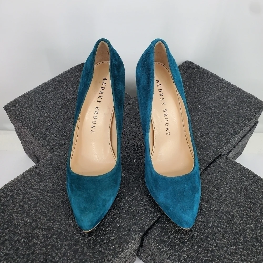 Audrey Brooke Abbracelet Suede Heels Women 6M Shoes Turquoise Blue